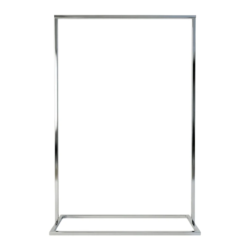 Frame Judd Chrome - portant à vêtements autoportant en chrome inspiré par l’art iconique