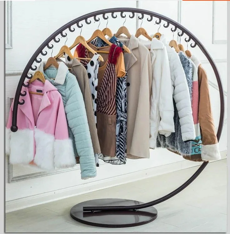 Portant Doré Moderne sur Pied – Présentoir à Vêtements pour Salon, Chambre et Boutique