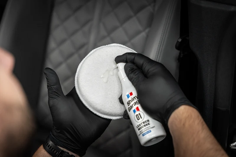 LEATHER MOUSSE 250ML
