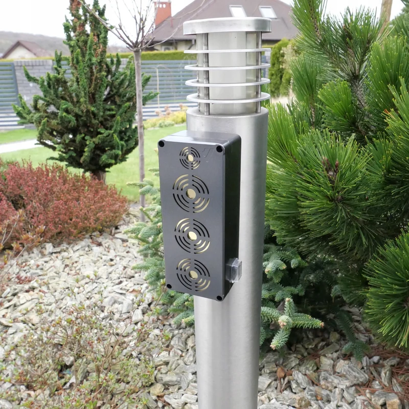Viano rodent, martens, mice, and rat repeller, four ultrasonic emitters, 4Ah Li-ion battery, King