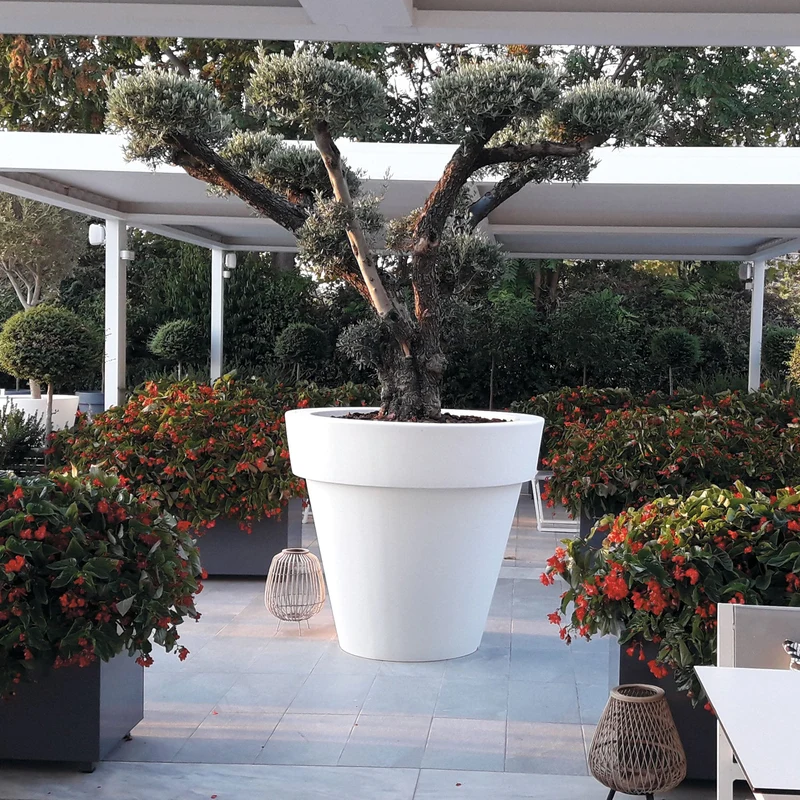 Outdoor Vase VAS FAMILY & BIG BO by Luisa Bocchietto for Serralunga