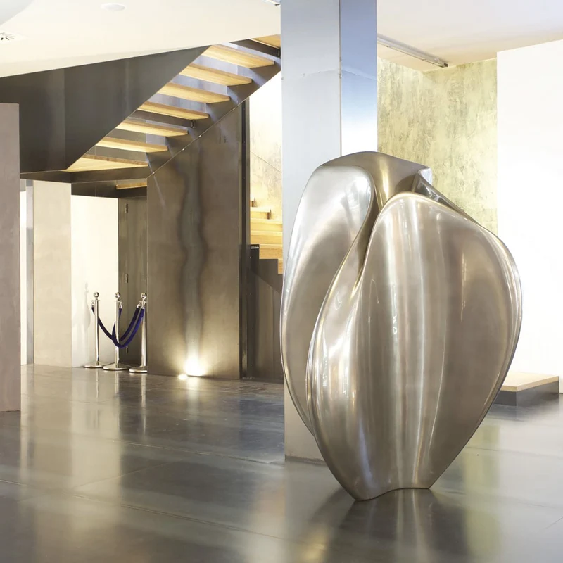 Vase FLOW by Zaha Hadid for Serralunga