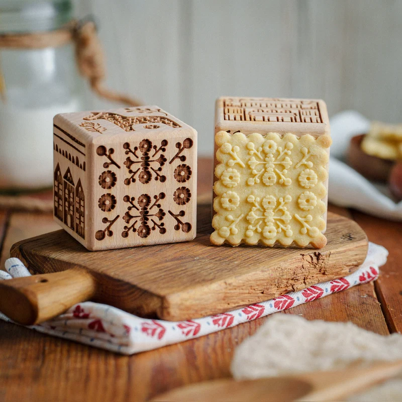 Goody Woody engraved cake cube, 6 cm, beech wood, 6 designs, Scandinavian style